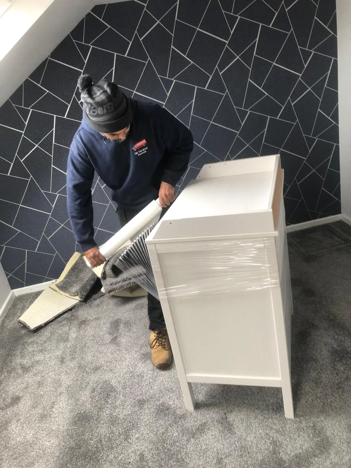 Wrapping furniture for safe transport